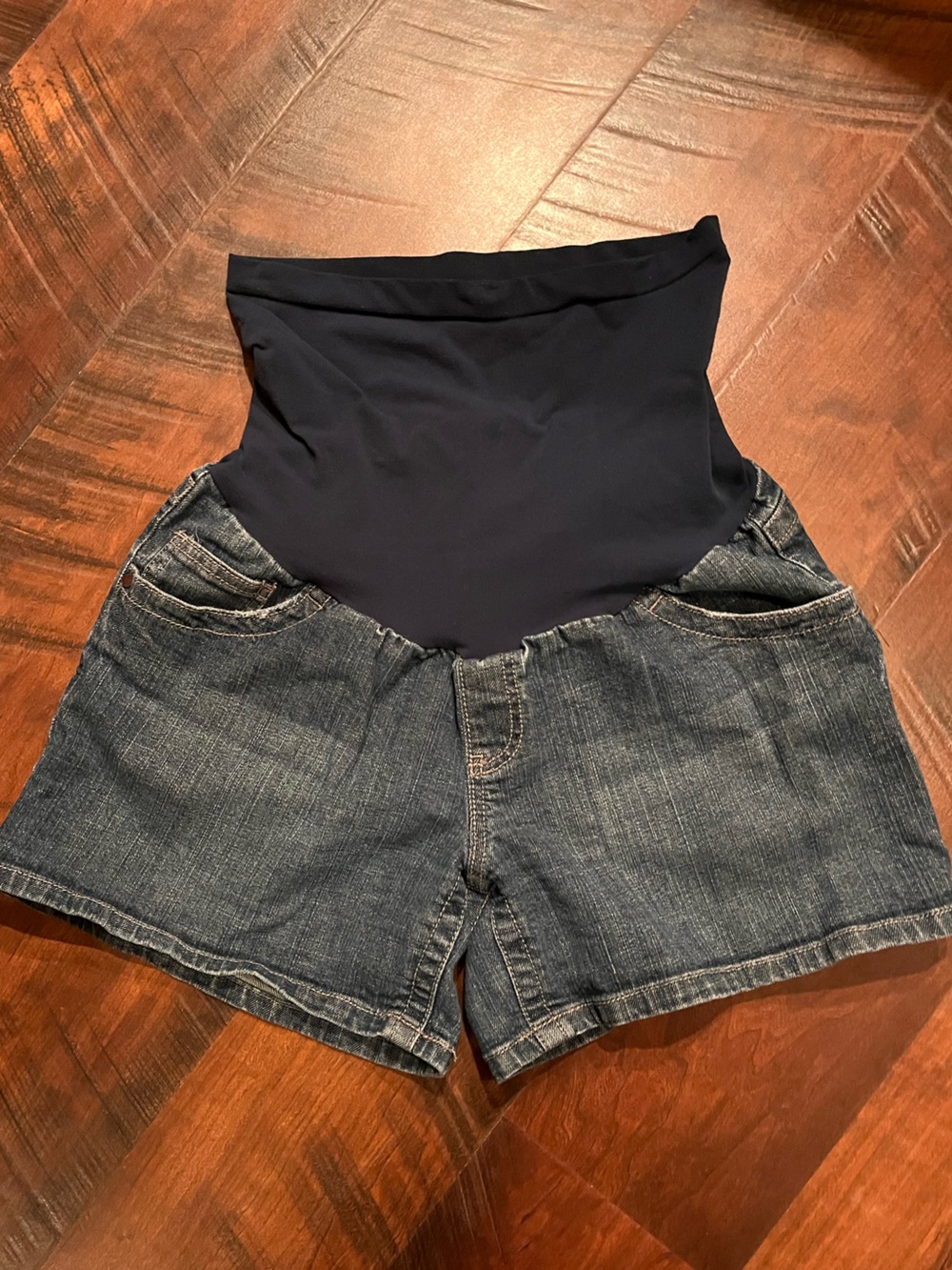 Indigo Blue, Maternity Denim Shorts with Stretch Panel, Lrg